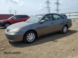 2006 Toyota Camry STD с VIN JTDBE30K463054325, выставлен на аукционе Copart как лот 67572835 с пробегом 135 737 миль миль и Списание • Salvage title. История ставок и продаж доступна на DreamBid. Изображение 1.