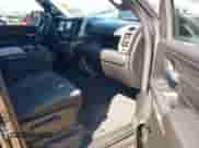 2023 Ram 1500 Tradesman z VIN 1C6SRFGT4PN663433, wystawiony jako IAAI lot #41727248 z przebiegiem 37 470 mil mil oraz . Historia ofert i sprzedaży dostępna na DreamBid. Obrazek 5.