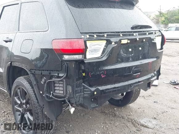 2021 Jeep Grand Cherokee Laredo X with VIN 1C4RJFAG0MC839315, listed as a IAAI auction lot 42281554 with 33,964 mi miles and . Bid and sale history available at DreamBid. Image 18.