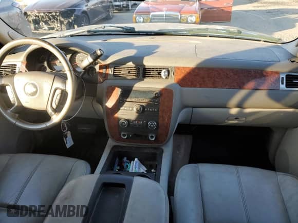 2007 Chevrolet Suburban LT with VIN 1GNFK163X7J212752, listed as a Copart auction lot 71914825 with 279,817 mi miles and Salvage title. Bid and sale history available at DreamBid. Image 8.