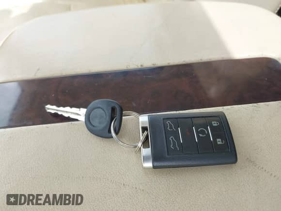 2008 Cadillac Escalade с VIN 1GYFK63818R135174, выставлен на аукционе IAAI как лот 42756625 с пробегом 166 062 миль миль и . История ставок и продаж доступна на DreamBid. Изображение 11.