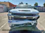 2023 Chevrolet Silverado 3500HD High Country с VIN 1GC4YVEY0PF118255, выставлен на аукционе Copart как лот 59708195 с пробегом 75 478 миль миль и Списание • Salvage title. История ставок и продаж доступна на DreamBid. Изображение 5.