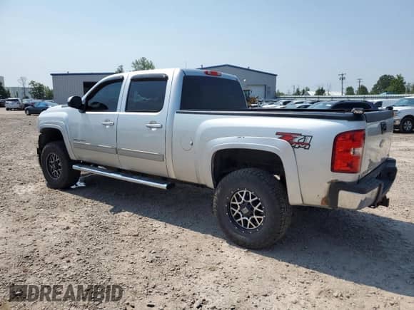 2014 Chevrolet Silverado 2500HD LTZ with VIN 1GC1KYEG0EF139813, listed as a Copart auction lot 66892715 with 211,495 mi miles and Salvage title. Bid and sale history available at DreamBid. Image 2.