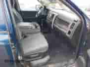 2020 Ram 1500 Tradesman z VIN 3C6RR6KT5LG289889, wystawiony jako IAAI lot #41941902 z przebiegiem 92 446 mil mil oraz . Historia ofert i sprzedaży dostępna na DreamBid. Obrazek 5.