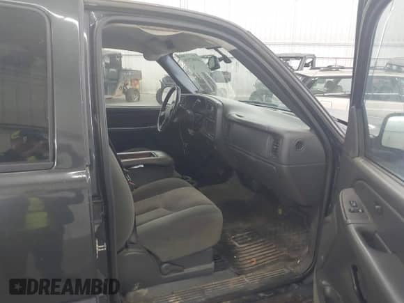 2005 Chevrolet Silverado 1500 LS с VIN 2GCEK13TX51238302, выставлен на аукционе IAAI как лот 43407936 с пробегом 257 995 миль миль и . История ставок и продаж доступна на DreamBid. Изображение 5.