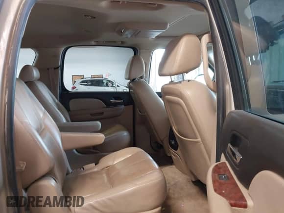 2007 Chevrolet Suburban LT с VIN 3GNFK16337G143209, выставлен на аукционе IAAI как лот 42791126 с пробегом 275 673 миль миль и . История ставок и продаж доступна на DreamBid. Изображение 8.