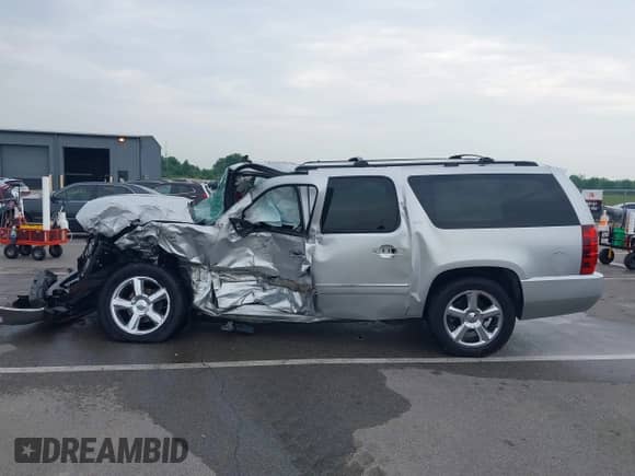 2011 Chevrolet Suburban LTZ с VIN 1GNSKKE31BR285458, выставлен на аукционе IAAI как лот 42675651 с пробегом 243 371 миль миль и . История ставок и продаж доступна на DreamBid. Изображение 14.