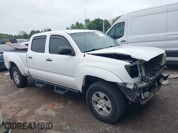 2007 Toyota Tacoma PreRunner z VIN 3TMKU72N57M013302, wystawiony jako IAAI lot #43089625 z przebiegiem 146 945 mil mil oraz . Historia ofert i sprzedaży dostępna na DreamBid. Obrazek 14.