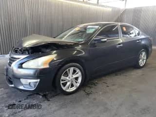 2015 Nissan Altima SV with VIN 1N4AL3AP8FC257493, listed as a Copart auction lot 86632295 with 138,757 mi miles and Clean title. Bid and sale history available at DreamBid. Image 1.