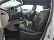 2020 Dodge Grand Caravan SXT z VIN 2C4RDGCG4LR194152, wystawiony jako Copart lot #56340784 z przebiegiem 87 705 mil mil oraz Czysty tytuł • Clean title. Historia ofert i sprzedaży dostępna na DreamBid. Obrazek 7.
