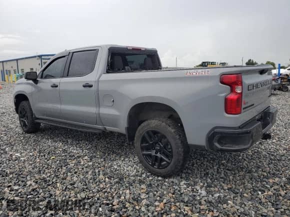 2024 Chevrolet Silverado 1500 Custom Trail Boss z VIN 3GCPDCEK2RG197468, wystawiony jako Copart lot #70212685 z przebiegiem Nie podano mil oraz Szkoda całkowita • Salvage title. Historia ofert i sprzedaży dostępna na DreamBid. Obrazek 2.