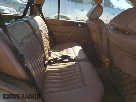 1987 Mercedes-Benz 300 с VIN WDBEB93D3HF015103, выставлен на аукционе Copart как лот 70671465 с пробегом 183 234 миль миль и Чистый • Clean title. История ставок и продаж доступна на DreamBid. Изображение 10.
