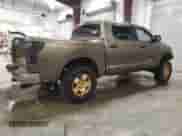 2008 Toyota Tundra z VIN 5TBDV54168S519218, wystawiony jako Copart lot #69140345 z przebiegiem 339 097 mil mil oraz Szkoda całkowita • Salvage title. Historia ofert i sprzedaży dostępna na DreamBid. Obrazek 3.
