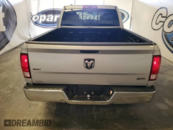 2018 Ram 1500 SLT z VIN 1C6RR6GG7JS317502, wystawiony jako Copart lot #72007085 z przebiegiem 160 126 mil mil oraz Czysty tytuł • Clean title. Historia ofert i sprzedaży dostępna na DreamBid. Obrazek 6.