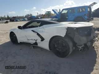 2021 Chevrolet Corvette 3LT z VIN 1G1YC3D45M5109631, wystawiony jako Copart lot #62600674 z przebiegiem Nie podano mil oraz Szkoda całkowita • Salvage title. Historia ofert i sprzedaży dostępna na DreamBid. Obrazek 2.