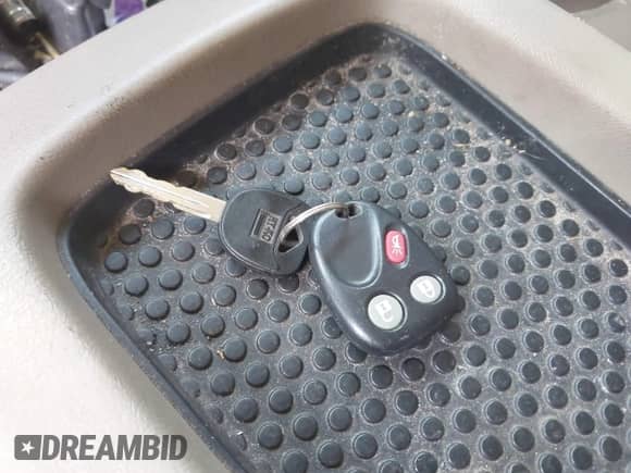 2005 Chevrolet Silverado 1500 LT with VIN 2GCEK13T351266474, listed as a IAAI auction lot 42098149 with 225,667 mi miles and . Bid and sale history available at DreamBid. Image 11.