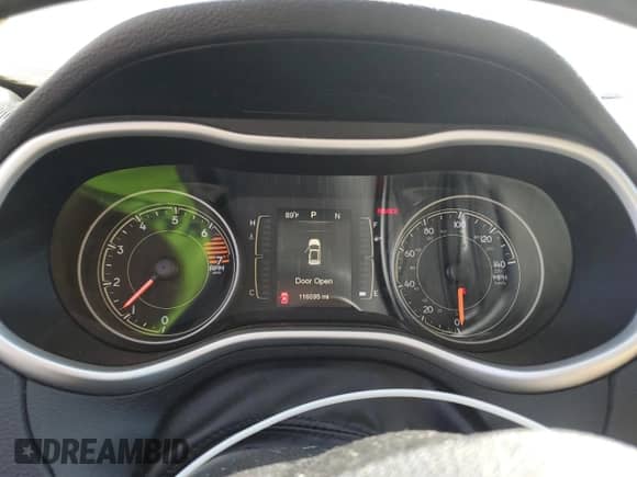 2016 Jeep Cherokee Latitude с VIN 1C4PJMCB8GW309884, выставлен на аукционе Copart как лот 81959225 с пробегом 116 095 миль миль и Списание • Salvage title. История ставок и продаж доступна на DreamBid. Изображение 9.