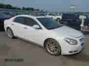 2012 Chevrolet Malibu LTZ z VIN 1G1ZG5E72CF145136, wystawiony jako IAAI lot #42421702 z przebiegiem 190 138 mil mil oraz . Historia ofert i sprzedaży dostępna na DreamBid. Obrazek 1.