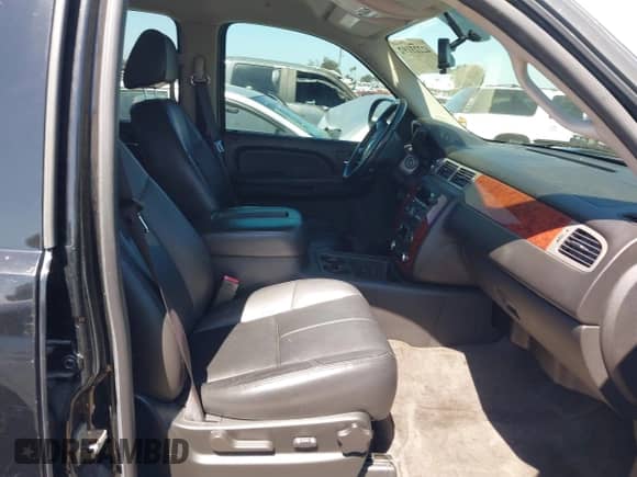 2009 Chevrolet Avalanche 1LT with VIN 3GNEC22J49G221891, listed as a IAAI auction lot 42223192 with 135,469 mi miles and . Bid and sale history available at DreamBid. Image 5.