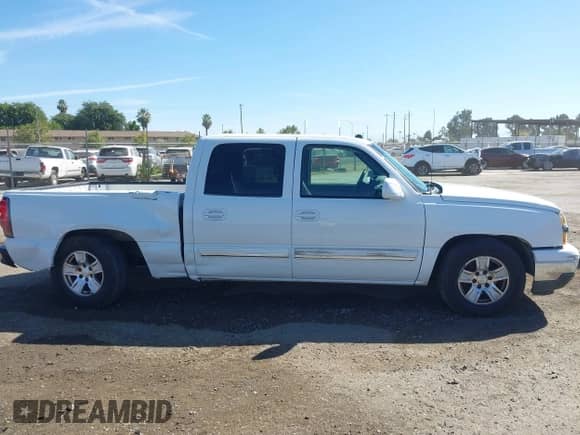 2005 Chevrolet Silverado 1500 LS с VIN 2GCEC13T651381079, выставлен на аукционе IAAI как лот 42843209 с пробегом 167 151 миль миль и . История ставок и продаж доступна на DreamBid. Изображение 13.