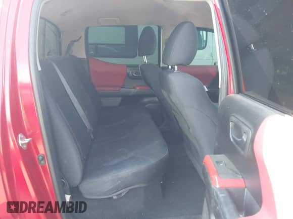 2020 Toyota Tacoma SR5 z VIN 3TMBZ5DN1LM024276, wystawiony jako IAAI lot #41454565 z przebiegiem 76 461 mil mil oraz . Historia ofert i sprzedaży dostępna na DreamBid. Obrazek 8.