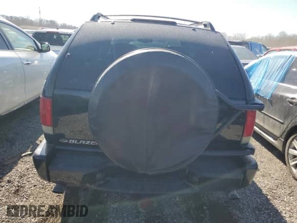 1998 Chevrolet Blazer LS with VIN 1GNCT18W7WK214281, listed as a Copart auction lot 45454165 with 151,744 mi miles and Salvage title. Bid and sale history available at DreamBid. Image 6.