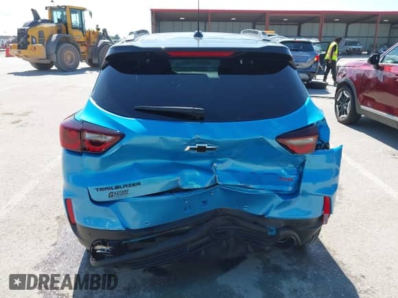 2025 Chevrolet TrailBlazer RS with VIN KL79MTSL4SB013343, listed as a IAAI auction lot 42546286 with 6,438 mi miles and . Bid and sale history available at DreamBid. Image 17.