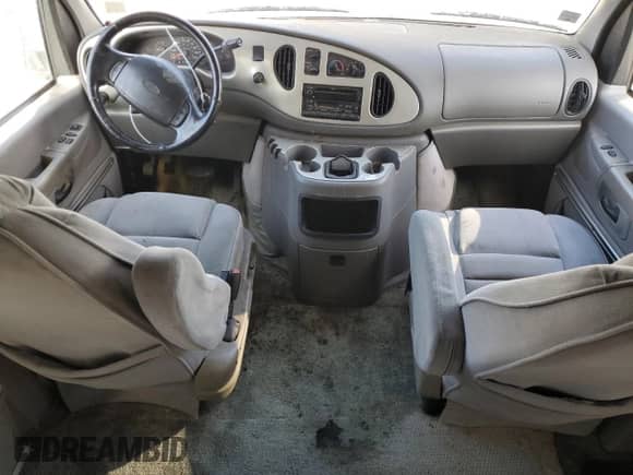 2002 Ford Econoline Cargo z VIN 1FDRE14WX2HB48802, wystawiony jako Copart lot #44194335 z przebiegiem 140 559 mil mil oraz Czysty tytuł • Clean title. Historia ofert i sprzedaży dostępna na DreamBid. Obrazek 8.