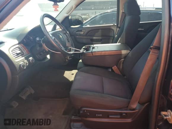 2013 Chevrolet Tahoe LS with VIN 1GNSKAE08DR206385, listed as a Copart auction lot 81461785 with 150,808 mi miles and Salvage title. Bid and sale history available at DreamBid. Image 7.