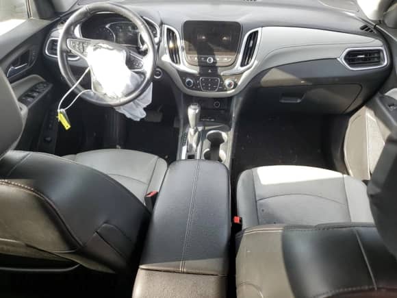 2018 Chevrolet Equinox Premier z VIN 3GNAXMEV7JS560837, wystawiony jako Copart lot #84935975 z przebiegiem 113 101 mil mil oraz Szkoda całkowita • Salvage title. Historia ofert i sprzedaży dostępna na DreamBid. Obrazek 8.