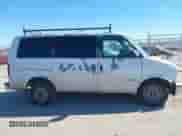 1996 Chevrolet Astro z VIN 1GNDM19W7TB121255, wystawiony jako IAAI lot #41421948 z przebiegiem Nie podano mil oraz . Historia ofert i sprzedaży dostępna na DreamBid. Obrazek 14.