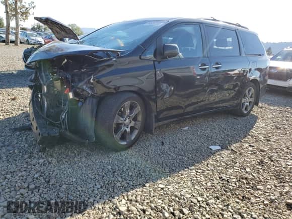 2015 Toyota Sienna SE Premium with VIN 5TDXK3DC2FS596961, listed as a Copart auction lot 89636705 with 107,881 mi miles and Salvage title. Bid and sale history available at DreamBid. Image 1.