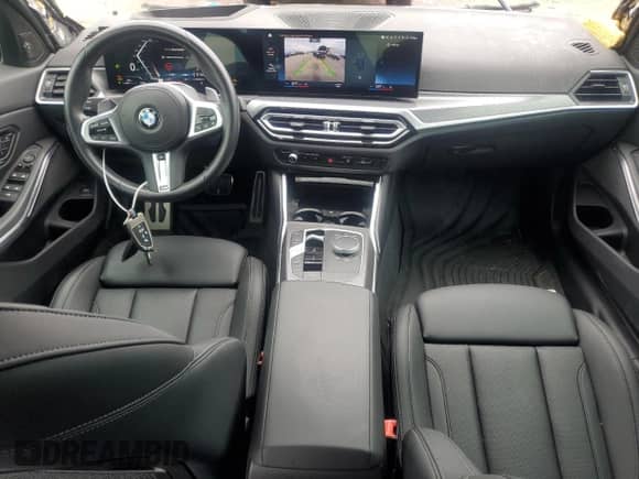 2023 BMW 3 Series 330i z VIN 3MW69FF04P8D40131, wystawiony jako Copart lot #67677535 z przebiegiem 11 699 mil mil oraz Szkoda całkowita • Salvage title. Historia ofert i sprzedaży dostępna na DreamBid. Obrazek 8.