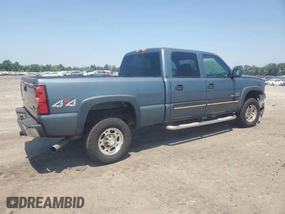 2007 Chevrolet Silverado 2500HD LT1 z VIN 1GCHK23D47F148845, wystawiony jako Copart lot #61643415 z przebiegiem 191 502 mil mil oraz Szkoda całkowita • Salvage title. Historia ofert i sprzedaży dostępna na DreamBid. Obrazek 3.