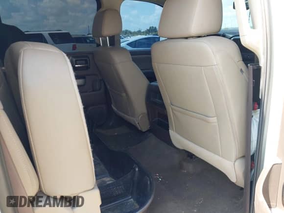 2017 Chevrolet Silverado 1500 LTZ z VIN 3GCUKSEJ8HG153838, wystawiony jako IAAI lot #42899717 z przebiegiem 188 513 mil mil oraz . Historia ofert i sprzedaży dostępna na DreamBid. Obrazek 8.