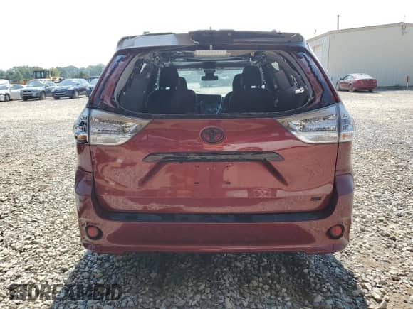 2020 Toyota Sienna SE z VIN 5TDXZ3DC4LS030663, wystawiony jako Copart lot #60213385 z przebiegiem 51 633 mil mil oraz Szkoda całkowita • Salvage title. Historia ofert i sprzedaży dostępna na DreamBid. Obrazek 6.