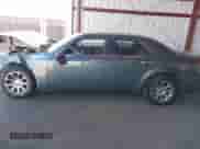 2006 Chrysler 300 C с VIN 2C3LA63H06H104852, выставлен на аукционе IAAI как лот 43110305 с пробегом 156 408 миль миль и . История ставок и продаж доступна на DreamBid. Изображение 14.