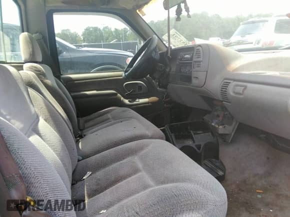 1995 GMC Sierra 1500 с VIN 1GTEC14K0SZ545712, выставлен на аукционе IAAI как лот 37252791 с пробегом 2 453 761 миль миль и . История ставок и продаж доступна на DreamBid. Изображение 5.