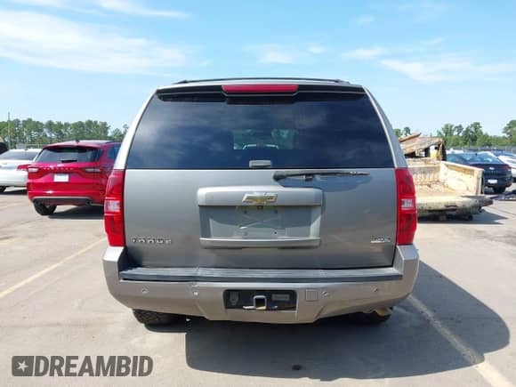 2008 Chevrolet Tahoe 1LT с VIN 1GNFK13018R274568, выставлен на аукционе IAAI как лот 43173821 с пробегом 148 091 миль миль и . История ставок и продаж доступна на DreamBid. Изображение 17.