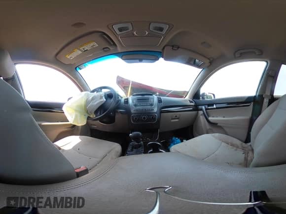 2014 Kia Sorento LX с VIN 5XYKT3A61EG452612, выставлен на аукционе IAAI как лот 42404234 с пробегом 157 150 миль миль и . История ставок и продаж доступна на DreamBid. Изображение 18.