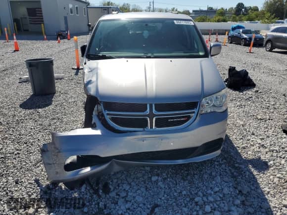 2013 Dodge Grand Caravan SXT with VIN 2C4RDGCG4DR695057, listed as a Copart auction lot 86211605 with 110,581 mi miles and Salvage title. Bid and sale history available at DreamBid. Image 5.