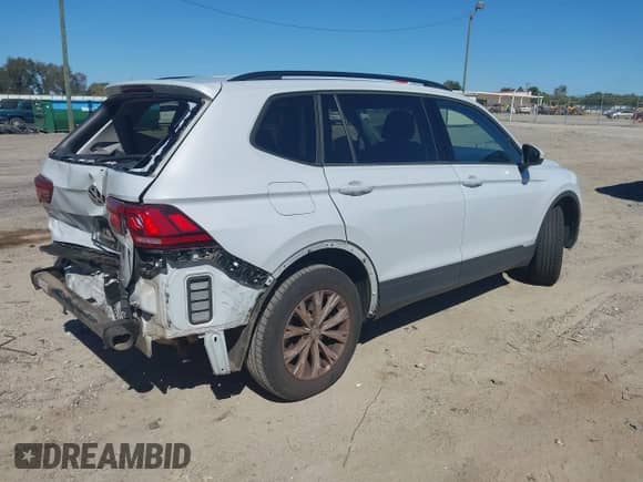 2018 Volkswagen Tiguan S с VIN 3VV1B7AX2JM067704, выставлен на аукционе IAAI как лот 43461547 с пробегом 103 620 миль миль и . История ставок и продаж доступна на DreamBid. Изображение 4.