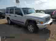 2006 Jeep Commander z VIN 1J8HG48K36C149532, wystawiony jako Copart lot #67187135 z przebiegiem 127 869 mil mil oraz Szkoda całkowita • Salvage title. Historia ofert i sprzedaży dostępna na DreamBid. Obrazek 4.