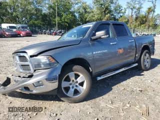 2012 Ram 1500 Big Horn z VIN 1C6RD7LT1CS285432, wystawiony jako Copart lot #71721035 z przebiegiem 153 663 mil mil oraz Szkoda całkowita • Salvage title. Historia ofert i sprzedaży dostępna na DreamBid. Obrazek 1.