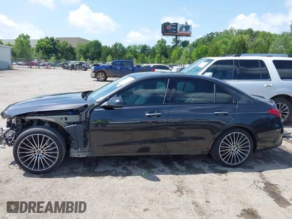 2023 Mercedes-Benz C 300 z VIN W1KAF4GB1PR095505, wystawiony jako IAAI lot #42676727 z przebiegiem 49 432 mil mil oraz . Historia ofert i sprzedaży dostępna na DreamBid. Obrazek 15.