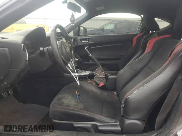 2014 Scion FR-S с VIN JF1ZNAA1XE9700171, выставлен на аукционе Copart как лот 80111405 с пробегом 181 354 миль миль и Списание • Salvage title. История ставок и продаж доступна на DreamBid. Изображение 7.