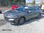 2024 Hyundai Elantra SEL z VIN KMHLM4DG3RU752762, wystawiony jako IAAI lot #43329670 z przebiegiem 6 598 mil mil oraz . Historia ofert i sprzedaży dostępna na DreamBid. Obrazek 17.