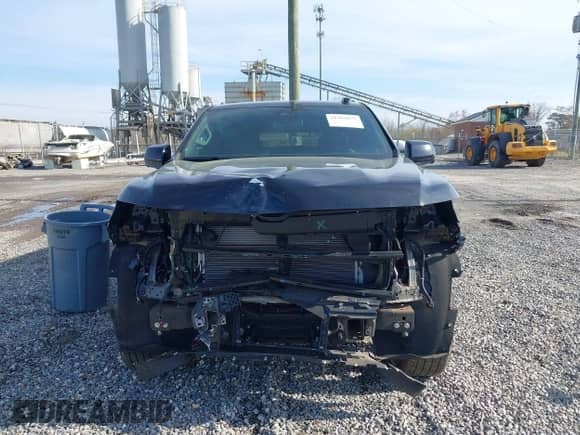 2025 Chevrolet Tahoe RST z VIN 1GNS6RRD1SR108439, wystawiony jako IAAI lot #41963075 z przebiegiem 5 388 mil mil oraz . Historia ofert i sprzedaży dostępna na DreamBid. Obrazek 12.