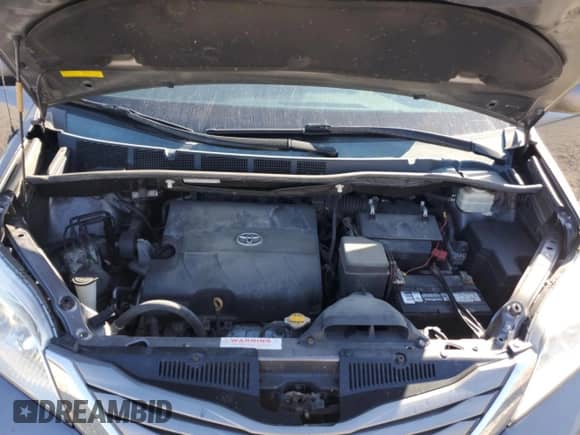 2014 Toyota Sienna XLE with VIN 5TDYK3DC6ES503572, listed as a Copart auction lot 84438375 with 224,100 mi miles and Non repairable. Bid and sale history available at DreamBid. Image 12.