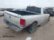 2020 Ram 1500 SLT z VIN 1C6RR6TT6LS136719, wystawiony jako IAAI lot #41722811 z przebiegiem 165 960 mil mil oraz . Historia ofert i sprzedaży dostępna na DreamBid. Obrazek 4.